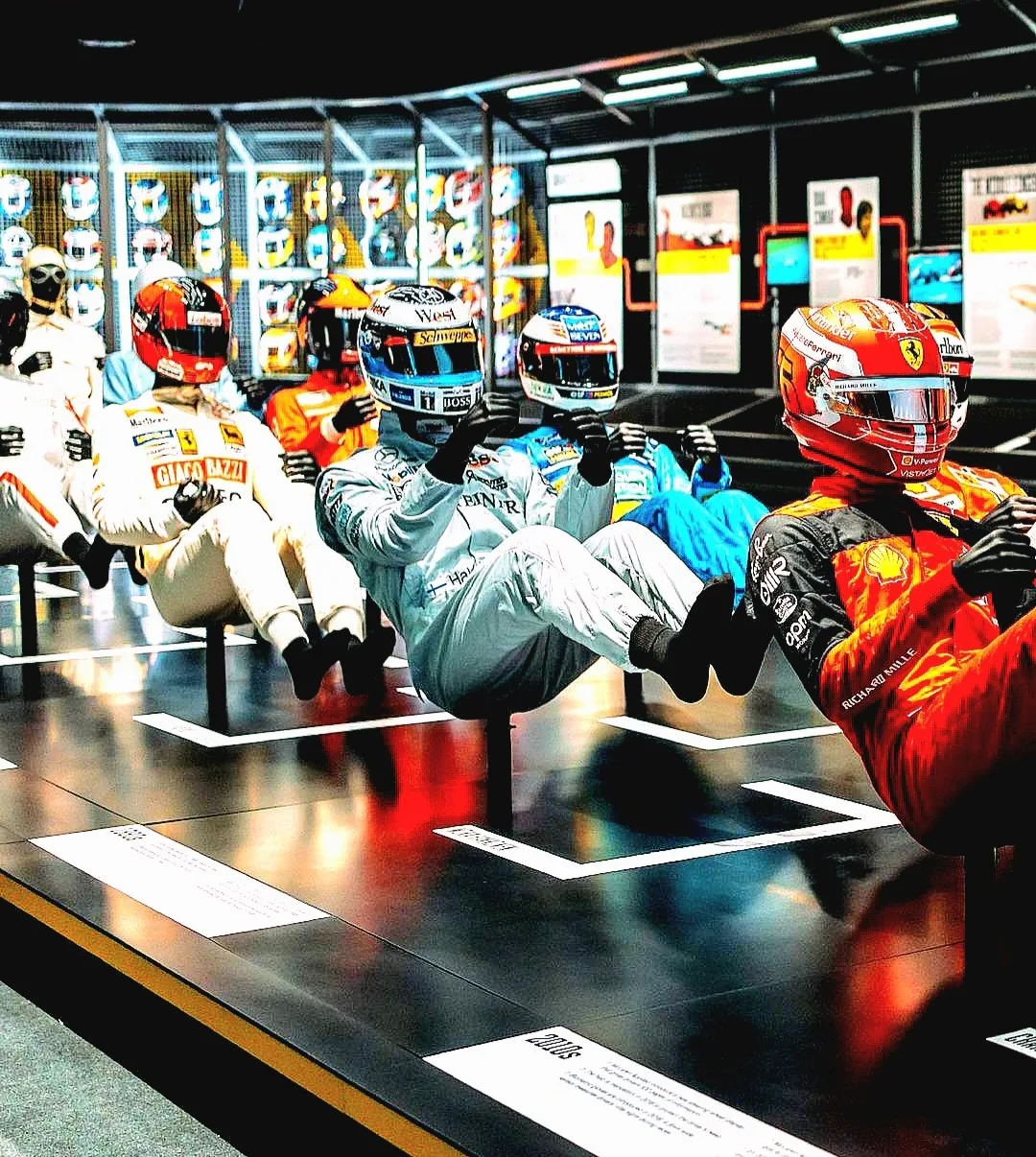 120 casques du Marbehanais font partie de l'expo F1